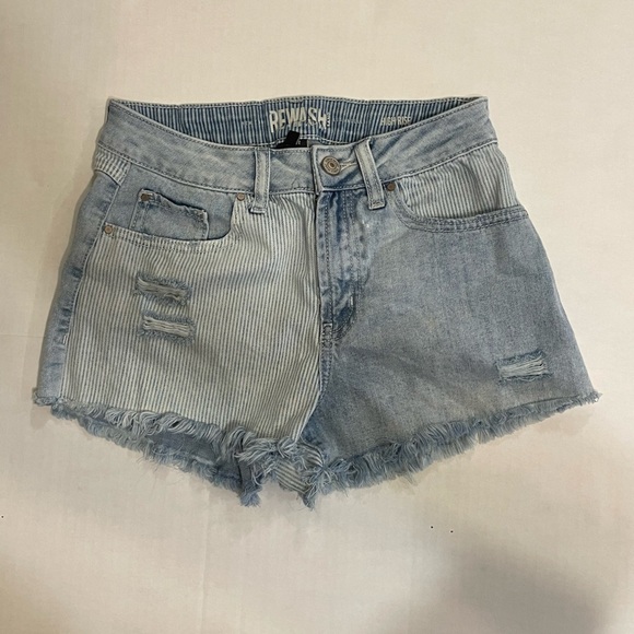 Rewash High Rise Distressed Two Toned Denim Jean Shorts Size 3/26 - Picture 1 of 7